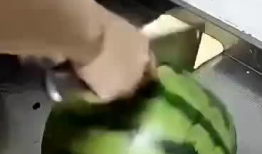 吃瓜爆料吃坏肚子视频,视频揭露吃坏肚子真相